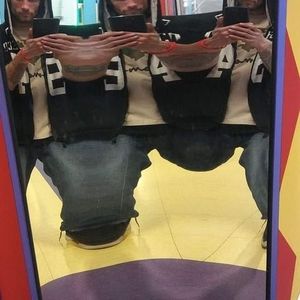 Meet your Posher, Dee